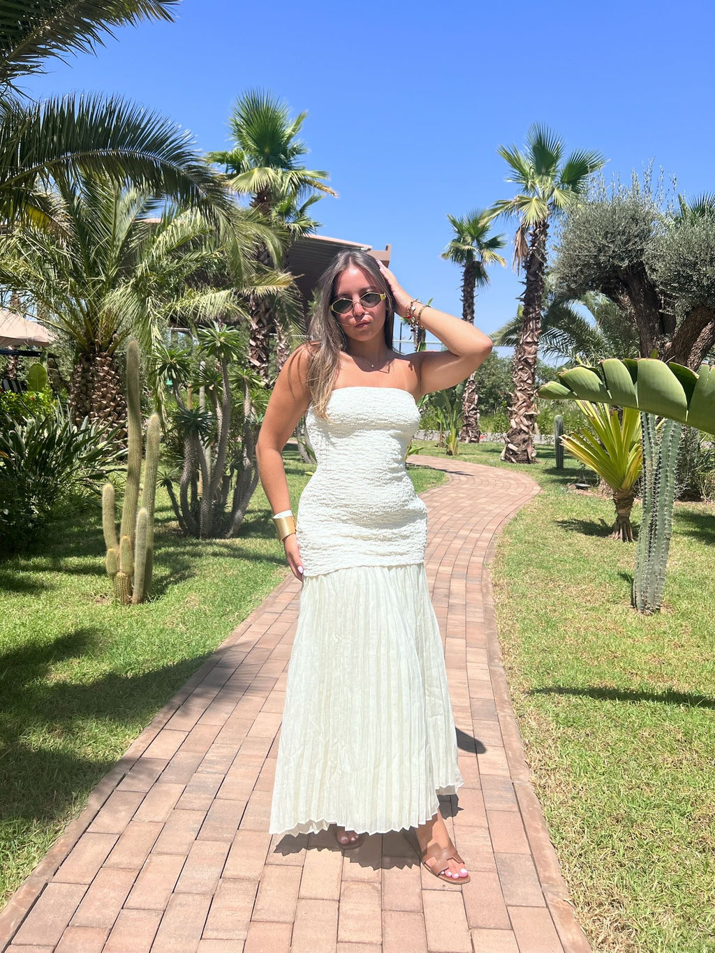 Robe longue bustier texturé à jupe plissée