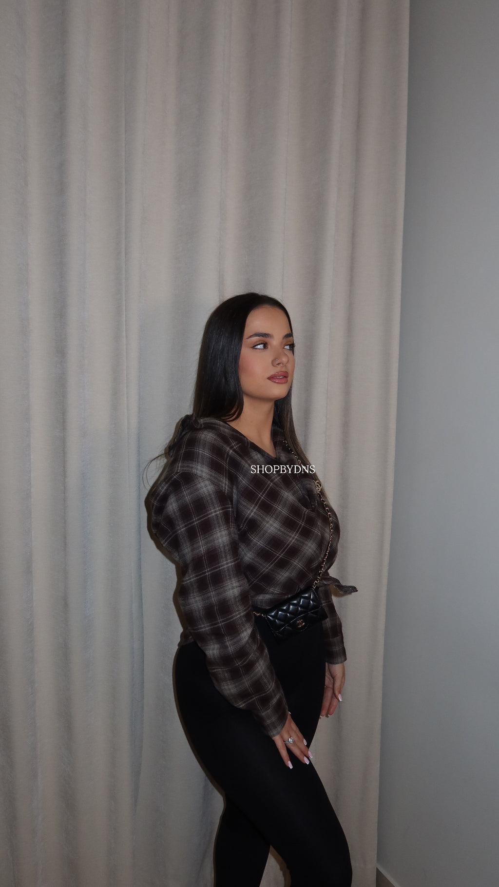 Chemise cintré à carreaux effet croisé sur l’avant