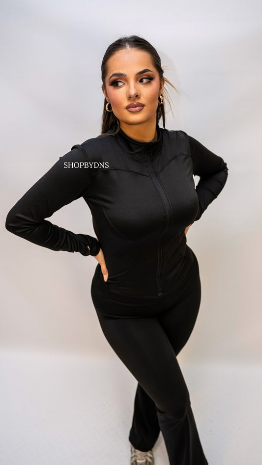 Ensemble de sport veste gainante et pantalon évasé noire