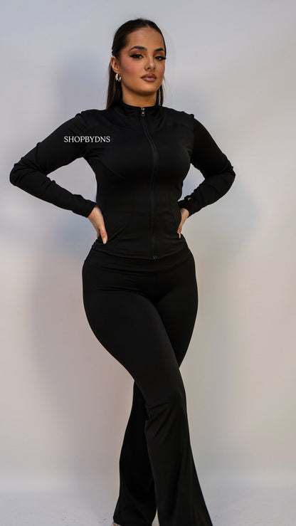 Ensemble de sport veste gainante et pantalon évasé noire